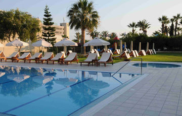 Frixos Suites Hotel Apts Voroklini Exterior photo